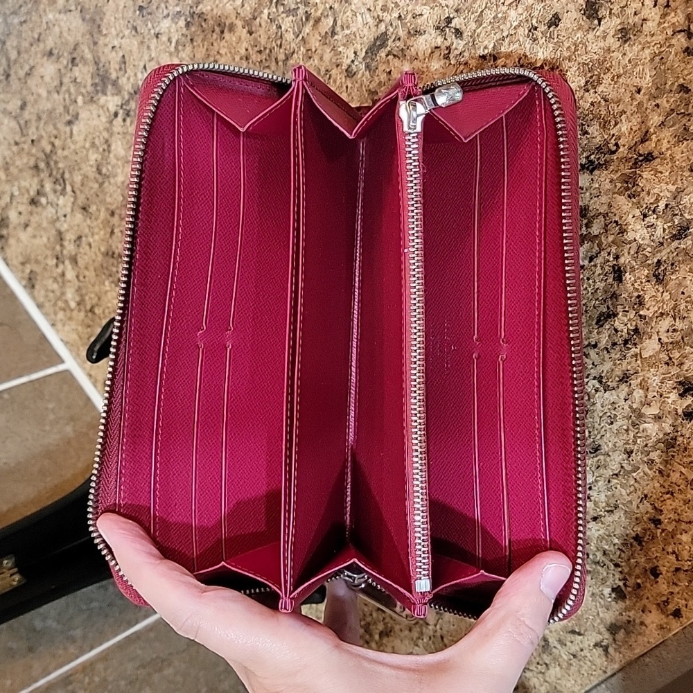 Louis Vuitton Epi Leather Long Wallet - Picture 10 of 16